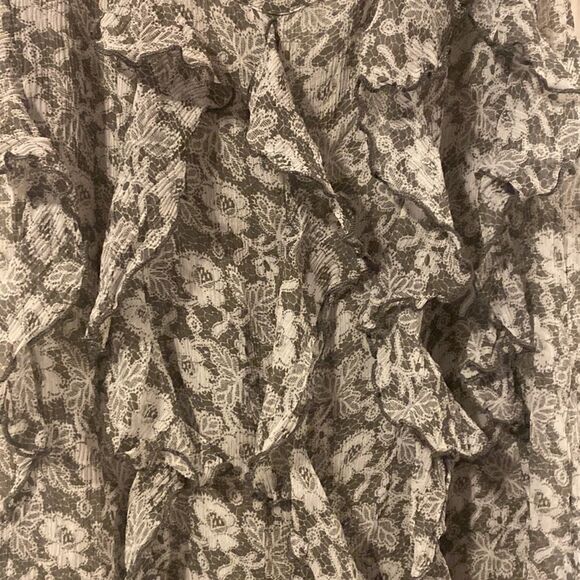 Garnet Hill Gray and White Floral Print Sheer Ruffles Blouse Size 10 NWOT - Picture 4 of 8